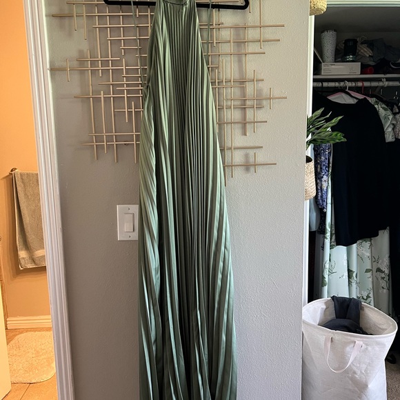 Abercrombie & Fitch Green Halter Pleated Dress - Picture 4 of 6